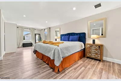 1305 E Henry St, Linden, NJ 07036 - Photo 23
