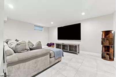 1305 E Henry St, Linden, NJ 07036 - Photo 35