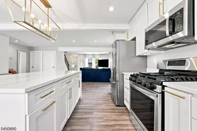 1305 E Henry St, Linden, NJ 07036 - Photo 13