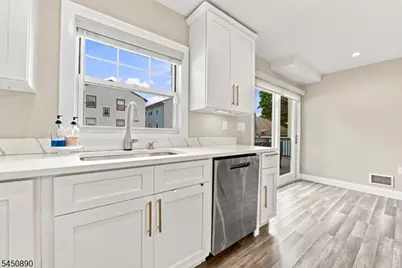 1305 E Henry St, Linden, NJ 07036 - Photo 11