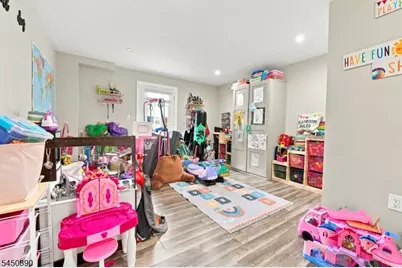 1305 E Henry St, Linden, NJ 07036 - Photo 21