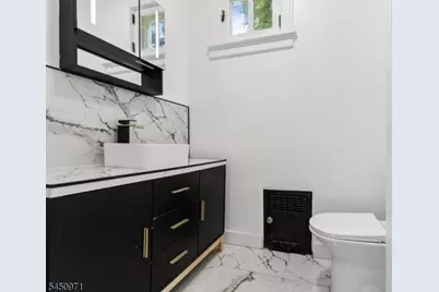 731 Berkeley Ave, Orange, NJ 07050 - Photo 23