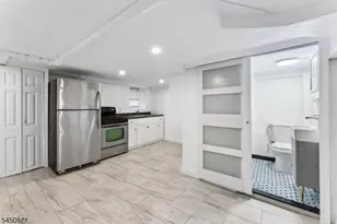 731 Berkeley Ave, Orange, NJ 07050 - Photo 43