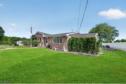 840 Lopatcong St, Belvidere, NJ 07823 - Photo 3