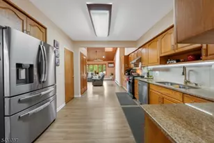 12 Carpenter Pl, Cranford Township, NJ 07016 - Photo 7