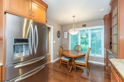 13 Stonegate Dr, Roseland, NJ 07068 - Photo 7