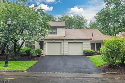 13 Stonegate Dr, Roseland, NJ 07068 - Photo 3