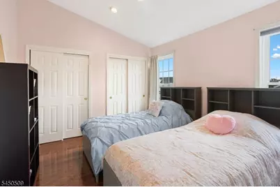 400 Manchester Dr, Nutley, NJ 07110 - Photo 17