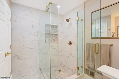 400 Manchester Dr, Nutley, NJ 07110 - Photo 15