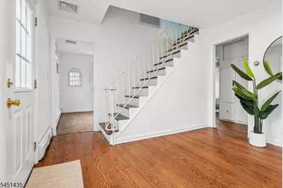 18 Manor Rd, Livingston, NJ 07039 - Photo 5