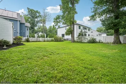 18 Manor Rd, Livingston, NJ 07039 - Photo 27