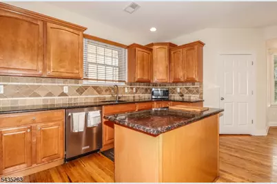 2 Brenner Ct, Franklin Township, NJ 08873 - Photo 7
