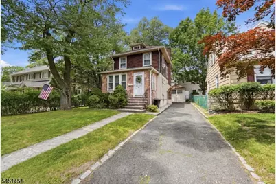 112 Grove Ave, Verona, NJ 07044 - Photo 3