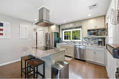 126 E Shore Trl, Sparta Township, NJ 07871 - Photo 9