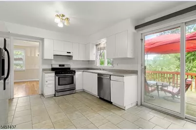 29 Devonshire Ter, West Orange Township, NJ 07052 - Photo 13
