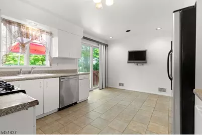 29 Devonshire Ter, West Orange Township, NJ 07052 - Photo 15