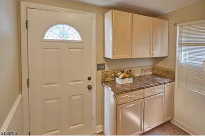 2 Cayuga Trl, Wayne, NJ 07470 - Photo 9