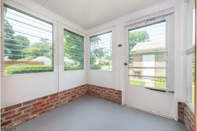 135 W Colfax Ave, Roselle Park, NJ 07204 - Photo 9