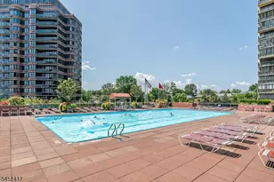 100 Carlyle Dr, Cliffside Park, NJ 07072 - Photo 45