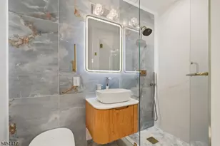 100 Carlyle Dr, Cliffside Park, NJ 07072 - Photo 23
