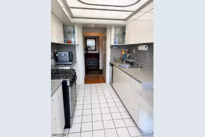 112-E Beverly Hill Ter #E, Woodbridge Township, NJ 07095 - Photo 11