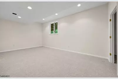 22 Village Green Ct, South Orange Village Twp., NJ 07079 - Photo 39