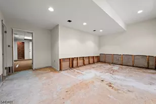 22 Village Green Ct, South Orange Village Twp., NJ 07079 - Photo 37