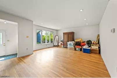 22 Village Green Ct, South Orange Village Twp., NJ 07079 - Photo 7