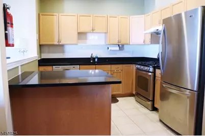 370 Summerhill Dr, Parsippany, NJ 07950 - Photo 5