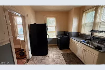 566 Morris St #1, Orange, NJ 07050 - Photo 7