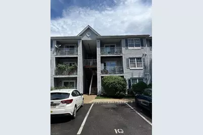 107 Stratford Pl, Bridgewater, NJ 08805 - Photo 1