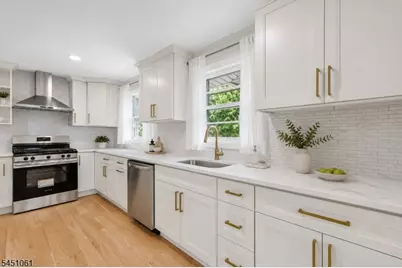 33 Lotz Ave, North Haledon, NJ 07508 - Photo 9