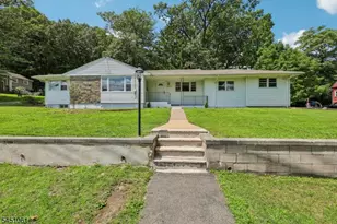 33 Lotz Ave, North Haledon, NJ 07508 - Photo 3