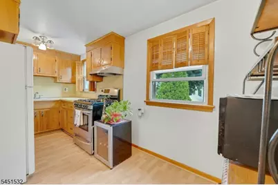 34 Berkeley Ave, Belleville, NJ 07109 - Photo 25
