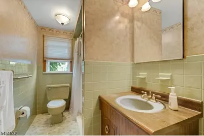 34 Berkeley Ave, Belleville, NJ 07109 - Photo 31