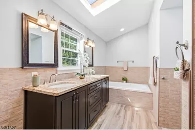 12 Medford Rd, Parsippany, NJ 07950 - Photo 19