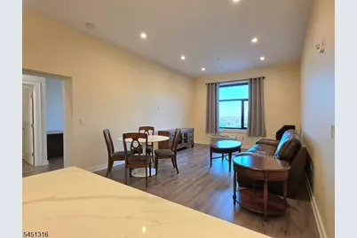 1 Carriage City Plz #1707, Rahway, NJ 07065 - Photo 5