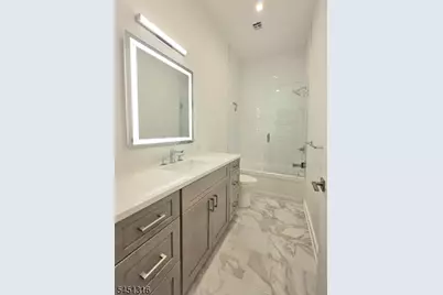 1 Carriage City Plz #1707, Rahway, NJ 07065 - Photo 19