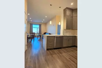 1 Carriage City Plz #1707, Rahway, NJ 07065 - Photo 3