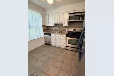 551 Clubhouse-4, Union Township, NJ 07083 - Photo 11