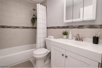 1906 Paterson Plank Rd Unit #3A, North Bergen, NJ 07047 - Photo 9