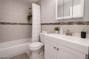 1906 Paterson Plank Rd Unit, North Bergen, NJ 07047 - Photo 9