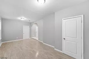 318 Grove St, Newark, NJ 07103 - Photo 3