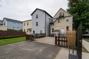 318 Grove St, Newark, NJ 07103 - Photo 27