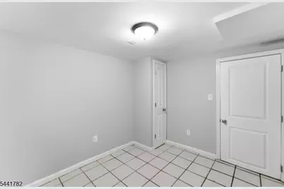 318 Grove St, Newark, NJ 07103 - Photo 17