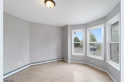 318 Grove St, Newark, NJ 07103 - Photo 9
