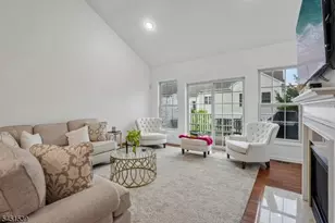 2 Constitution Ln, Totowa, NJ 07512 - Photo 5