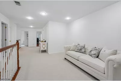 2 Constitution Ln, Totowa, NJ 07512 - Photo 25