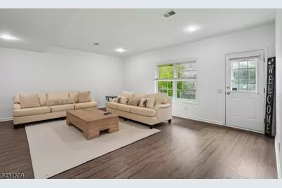2 Constitution Ln, Totowa, NJ 07512 - Photo 27