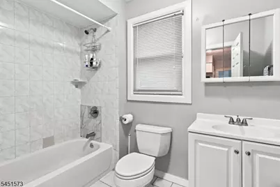 27 Philip Pl, Irvington, NJ 07111 - Photo 5